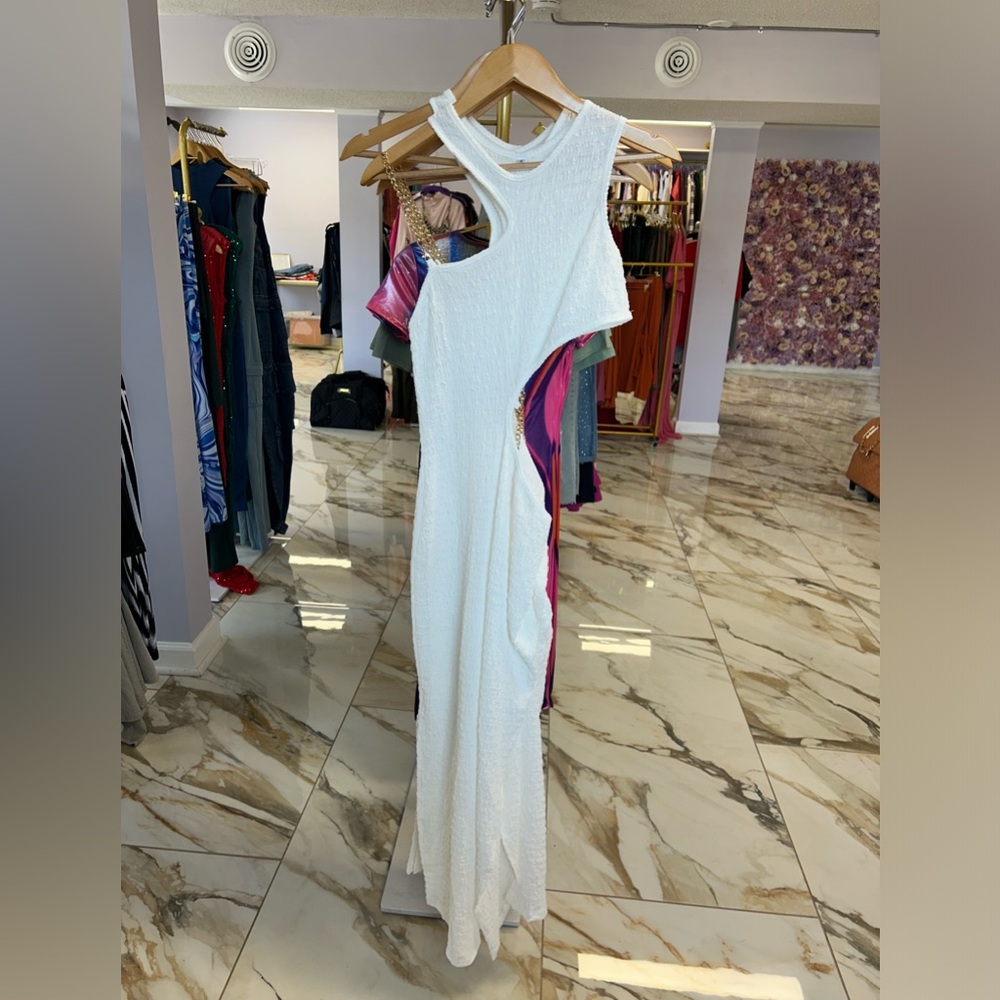Dress - Picture 6 of 6
